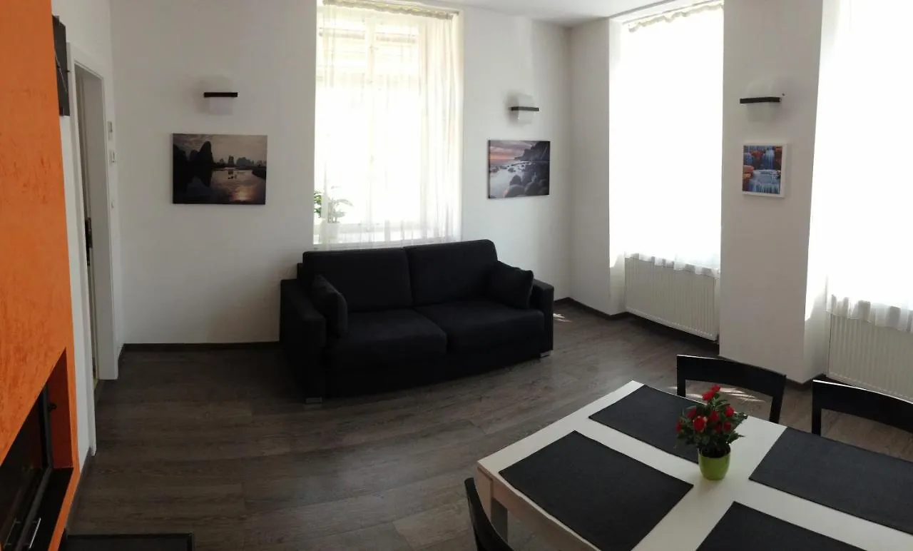 Agnes - Apartments Prague 0*,