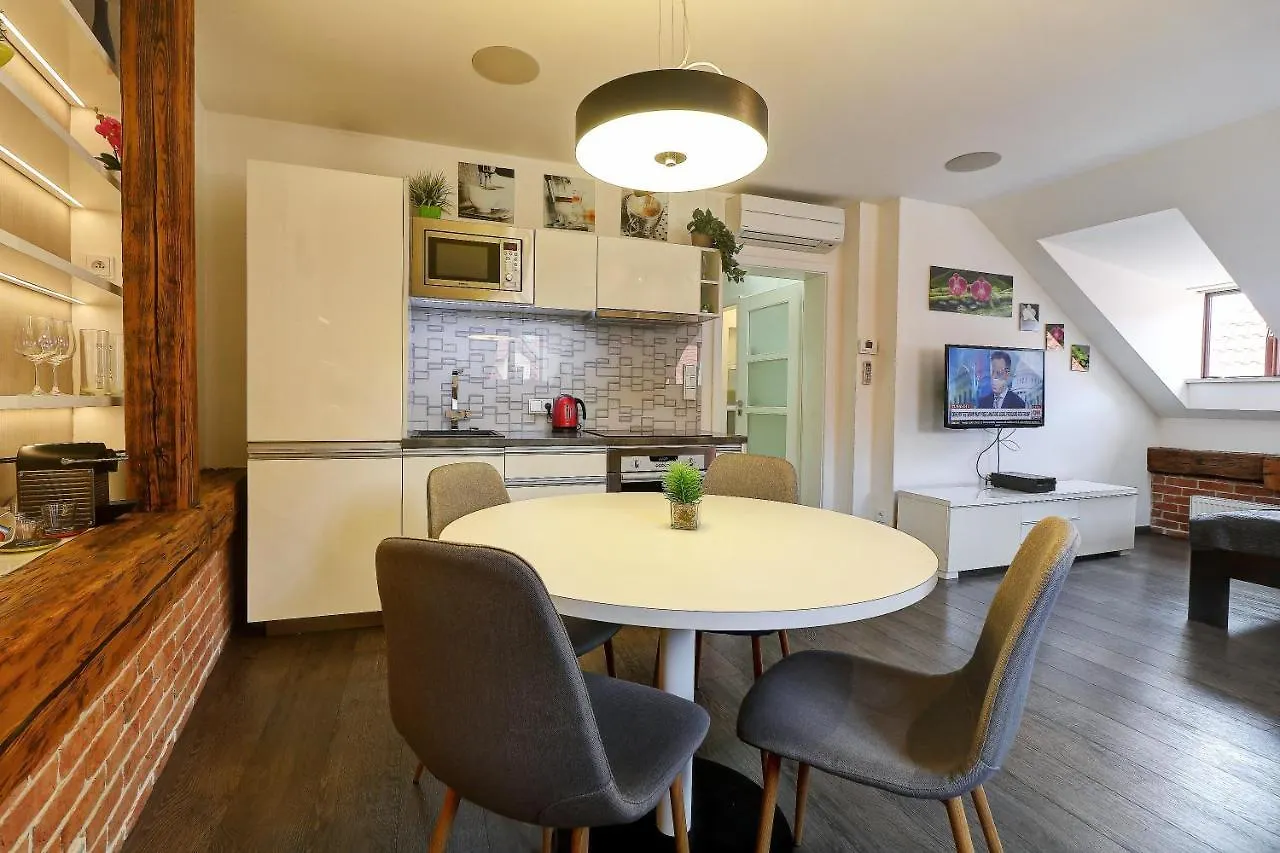 Agnes - Apartments Praga